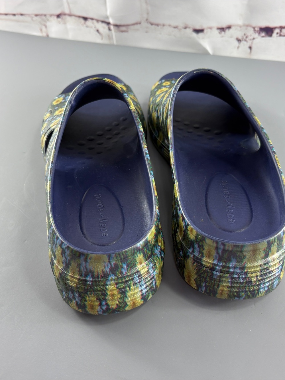 Easy Spirit Tess Sunflower / Navy Slip-On Sandals 10M NWOT - Picture 3 of 5